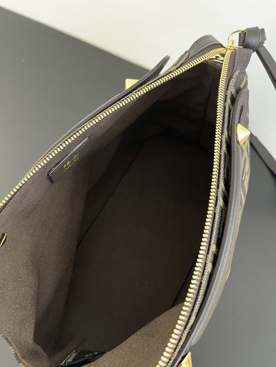 フェンディバッグ角部分ディテール